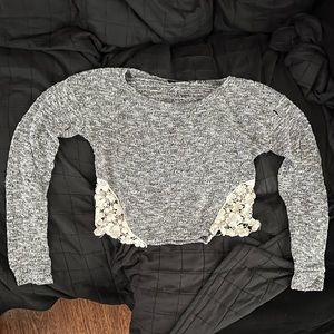 Grey Knit Cream Floral Crochet Long Sleeve Crop Top Size Medium